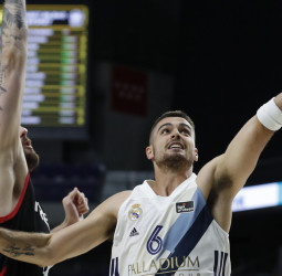Reyes y Abalde, positivos en COVID-19