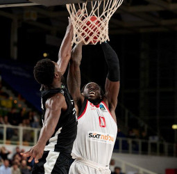 La Virtus Bolonia intenta el fichaje de Jonathan Motley
