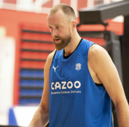 Arturas Milaknis refuerza la pretemporada baskonista
