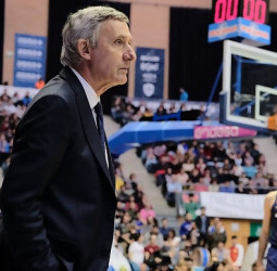 Pesic reconoce la posibilidad de fichar ante la baja de Seraphin