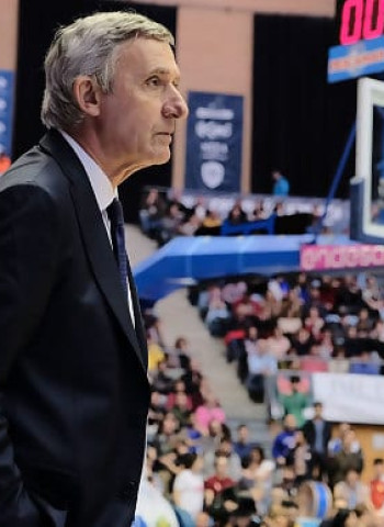 Pesic reconoce la posibilidad de fichar ante la baja de Seraphin