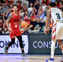 El UCAM Murcia se impone al final ante el Zaragoza, 88-74