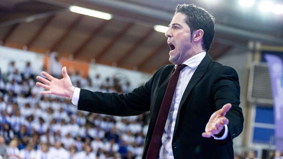 Víctor Lapeña mejor entrenador de la EuroLeague 2020