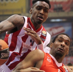 El Estrella Roja se lleva el duelo balcánico con autoridad (94-74)