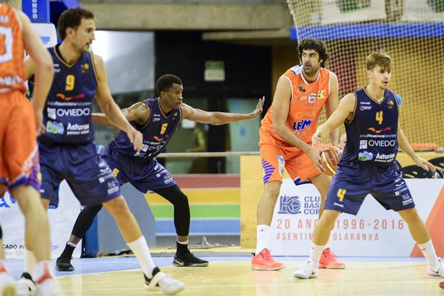 UF Oviedo y Melilla refuerzan su liderato a domicilio