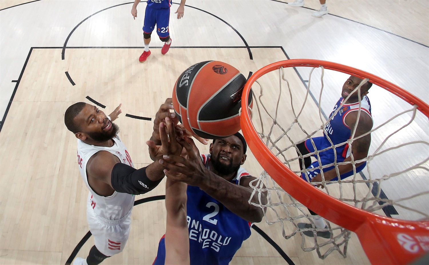 Chris Singleton espera renovar con el Anadolu Efes