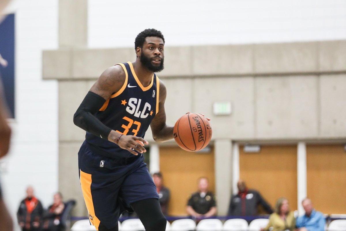 Olympiacos negocia con Taylor Rochestie y Willie Reed