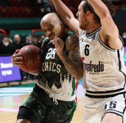 UNICS logra endosar la primera derrota de la temporada de la Virtus Bolonia (85-81)