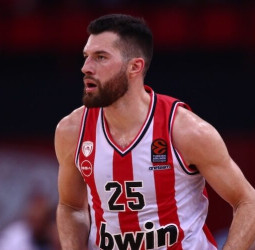 Alec Peters se aleja del Madrid: Olympiacos cierra la puerta sin una gran oferta