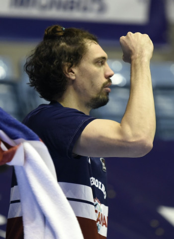 Álex Suárez y el Monbus Obradoiro extienden su contrato hasta 2024