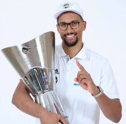 El Real Madrid anuncia la salida de Petr Cornelie