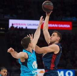 Triunfo coral del Baskonia frente a Movistar Estudiantes (104-67)
