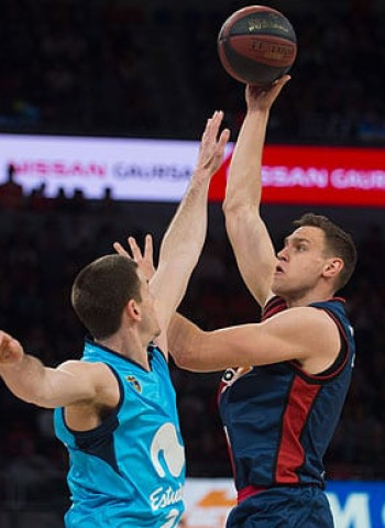 Triunfo coral del Baskonia frente a Movistar Estudiantes (104-67)
