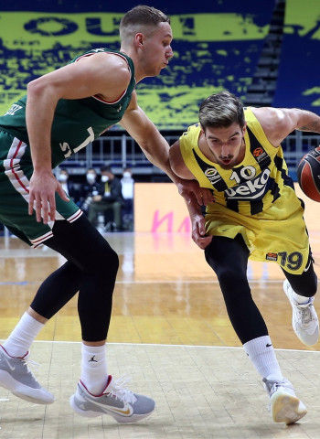 TD Systems Baskonia cede ante el acierto turco (96-76)