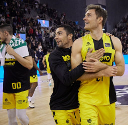 El Lenovo Tenerife alimenta su sueño copero en Granada (68-80)