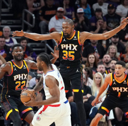 Los Clippers vencen en Arizona (115-110) [0-1]