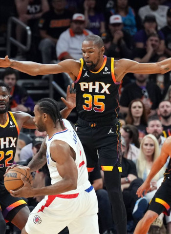 Los Clippers vencen en Arizona (115-110) [0-1]
