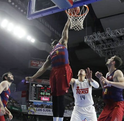Shane Lawal, operado del tendón rotuliano de la rodilla izquierda