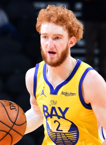 Los Warriors convierten a Nico Mannion en agente libre restringido