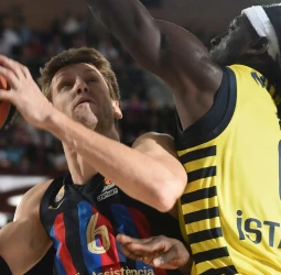 El Barça remonta ante Fenerbahce tras una sensacional segunda parte (89-81)