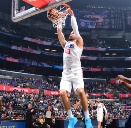 Ivica Zubac se marca un partido nunca visto en 50 años