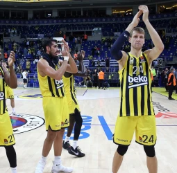 El Fenerbahce se coloca a una victoria del título
