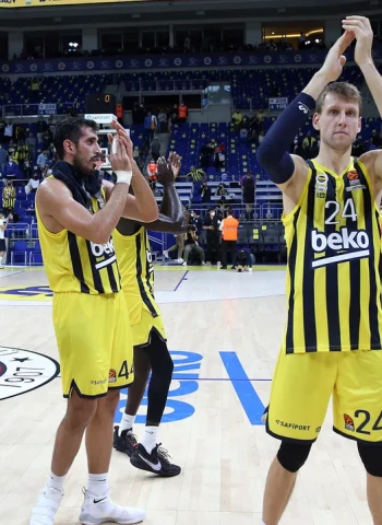 El Fenerbahce se coloca a una victoria del título