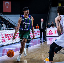 Kameron Taylor lanza al Unicaja a los cuartos de final de la BCL (97-103)