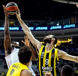 Nick Calathes inspiró la remontada del Fenerbahce, 101-86