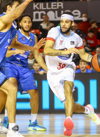 Monbus Obradoiro cierra el año con victoria (79-82)