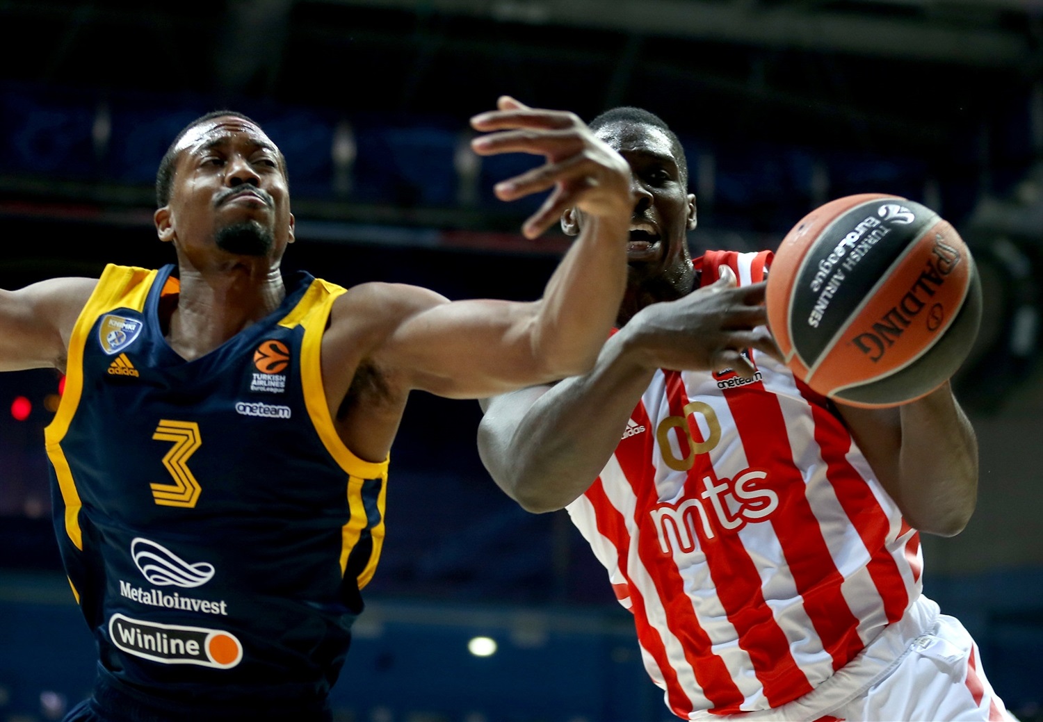 Shved y McCollum lideran al Khimki a su primera victoria (83-77)