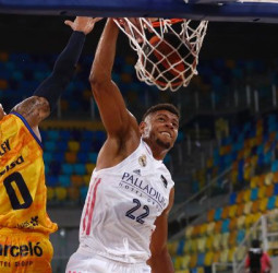 El Madrid gana con solvencia en Gran Canaria (65-90)