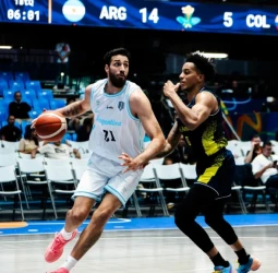Una agónica canasta de Nico Brussino le da el triunfo a Argentina sobre Colombia