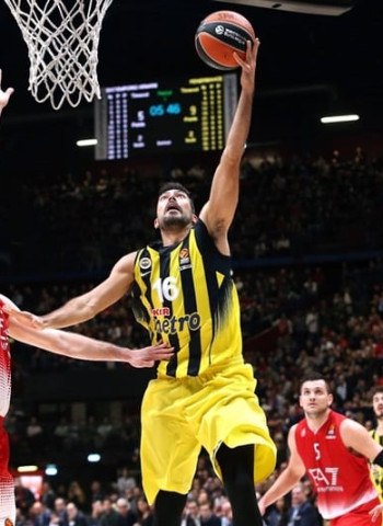 El Fenerbahce vuelve a la senda de las victorias en Milán (70-79)