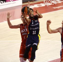 Hannah lidera el triunfo del MoraBanc Andorra en el Nou Congost (64-69)