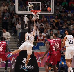Real Madrid ganó en la apertura de la Copa, 84-79