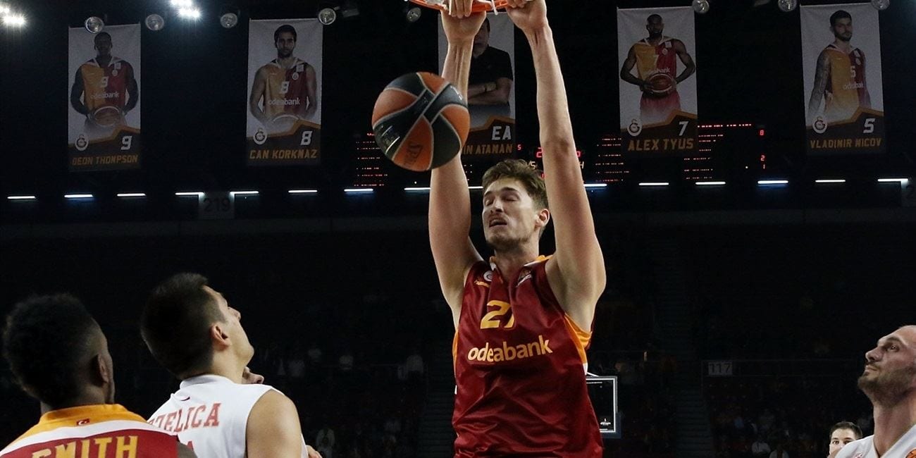 Tibor Pleiss, MVP de la jornada 8 de la Euroliga