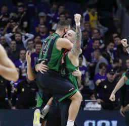 La Penya da la sorpresa en el último suspiro (83-86)