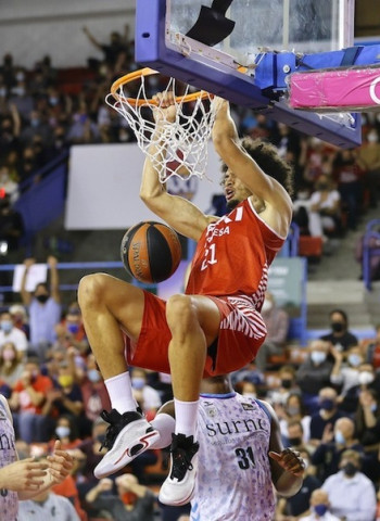 Bako desoye ofertas de equipos de EuroLeague para continuar en el BAXI Manresa