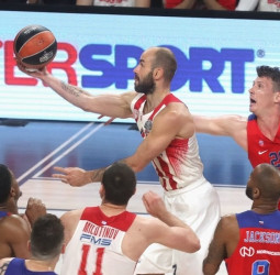 La historia ya lo dice, Olympiacos siempre gana al CSKA en una final four. Los griegos primeros finalistas (78-82)