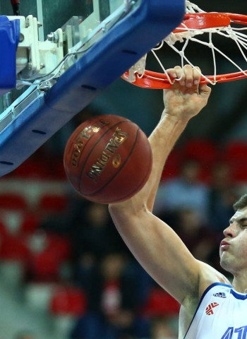 Ante Zizic se exhibe