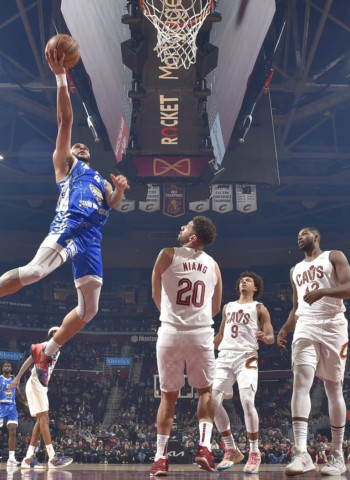 Los Lakers refuerzan su puesto de base con Quinndary Weatherspoon