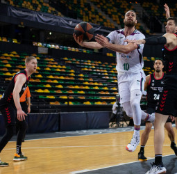Importante triunfo del Unicaja en el Bilbao Arena (75-91)