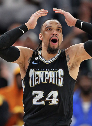 Dillon Brooks firma por los Houston Rockets