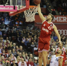 Tras seis meses en el dique seco, Maxi Kleber debuta con el Bayern Múnich