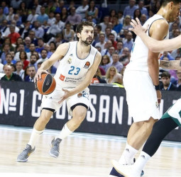 El Madrid pone el 2-1 en el regreso a lo grande de Llull (81-74)
