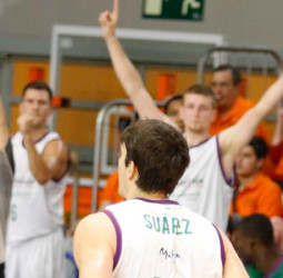 Victoria y récord de triples del Unicaja en Fuenlabrada (85-98)