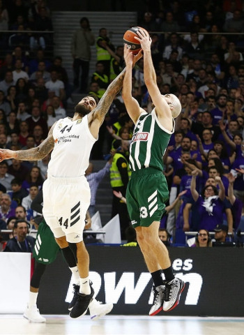 Nick Calathes es duda para el tercer partido de la serie ante el Real Madrid