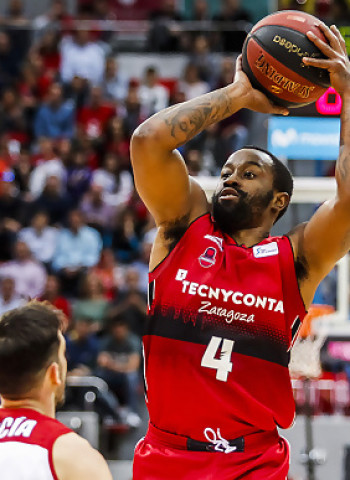 Tecnyconta Zaragoza gana a BAXI Manresa y ambos van al Playoff (83-74)