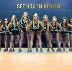 Las cheerleaders del Zalgiris, a la final four de Berlín